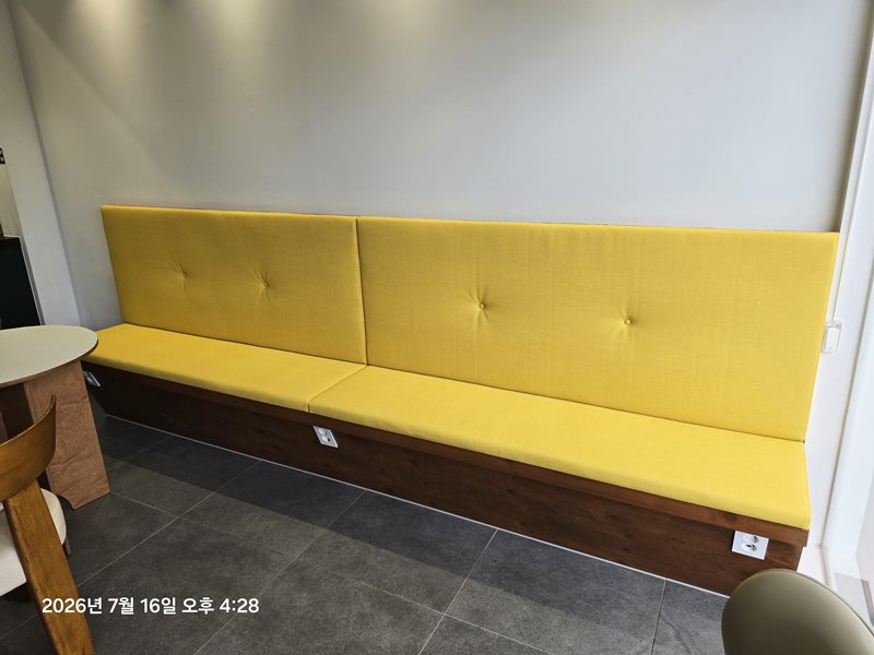 남해군 남면 죽전리 카페쇼파천갈이 시공